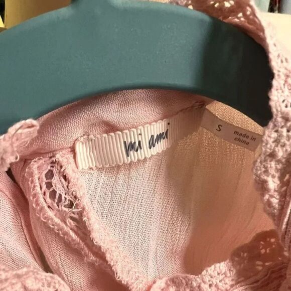 EUC Pink Sleeveless Lace Top, Hi/Neck Size Small #YC#5 - Picture 2 of 7